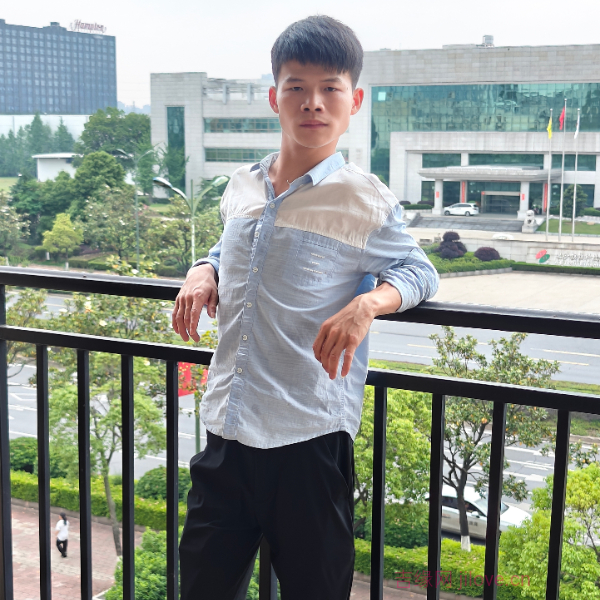 湖南28岁单身帅哥真诚找对象-阿拉善盟征婚相亲网